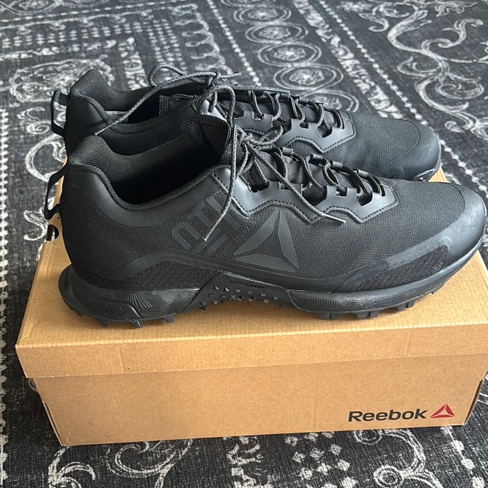 Reebok Black Athletic Shoes with Durable Construction